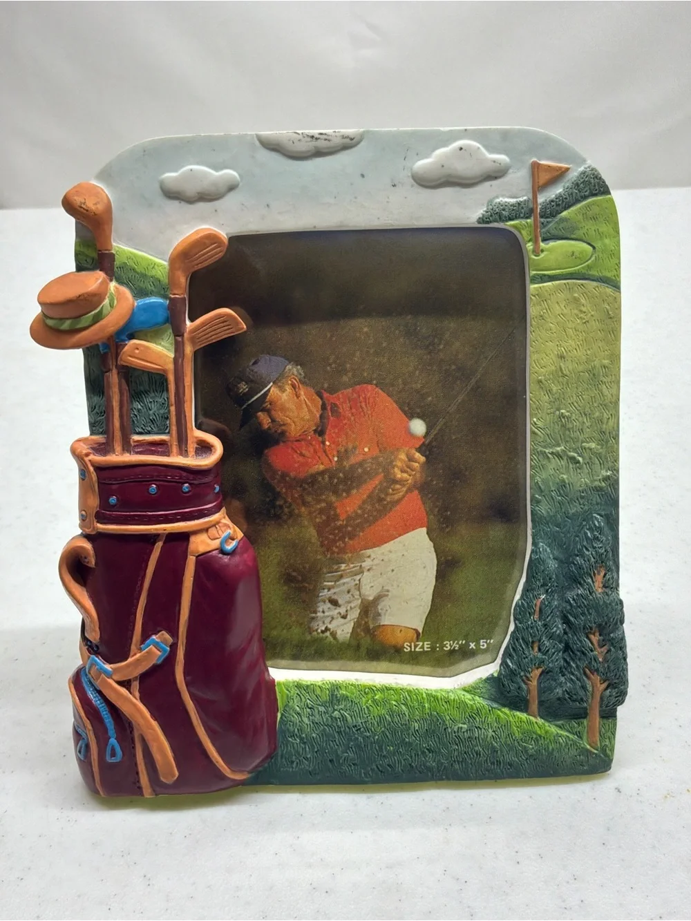 Papel Golf-Themed Decorative Photo Frame in Multicolor Holds 3.5